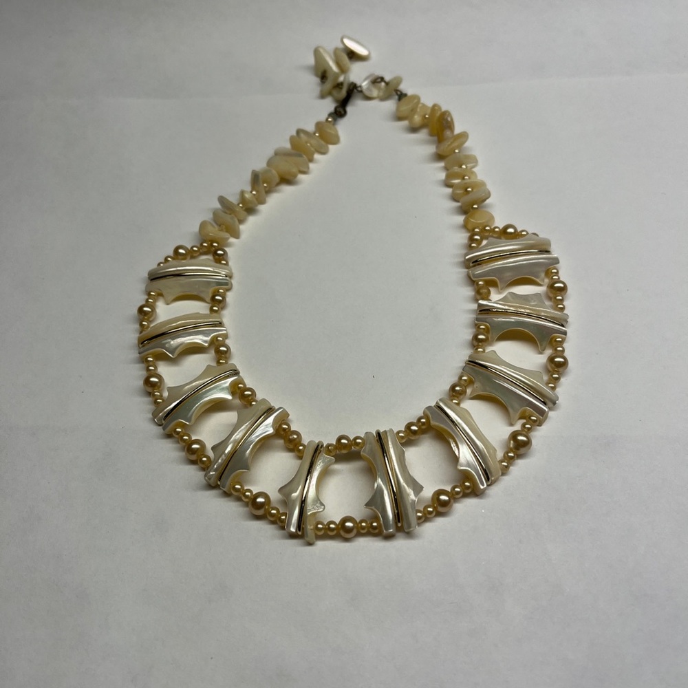 White Howlite and Faux Pearl Choker Necklace